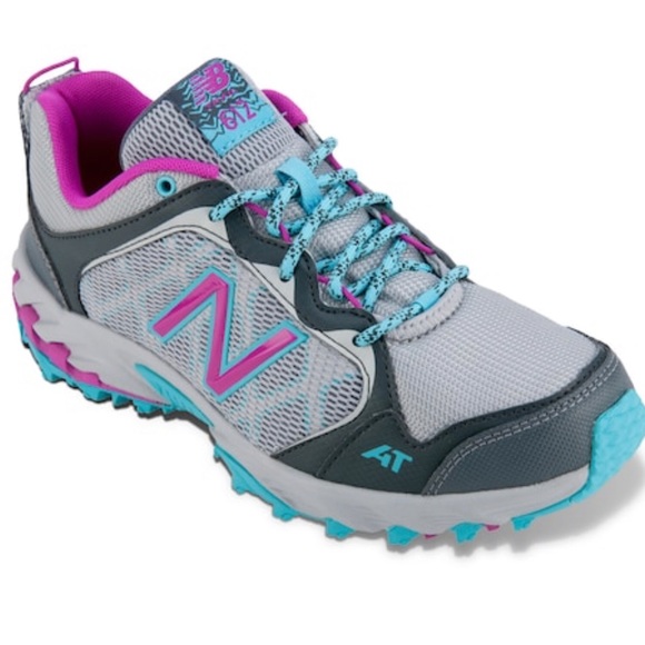 new balance wide trail running shoes